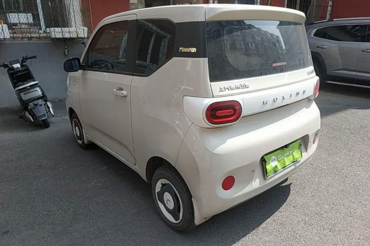 Used Wuling Hongguang MINIEV 2024 3rd Generation 215km Youth Edition Rear Left 45 Deg