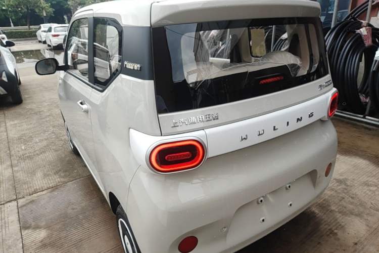 Used Wuling Hongguang MINIEV 2024 3rd Generation 215km Youth Edition Rear Left 45 Deg