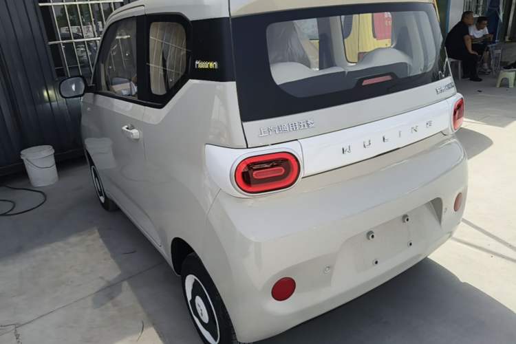 Used Wuling Hongguang MINIEV 2024 3rd Generation 215km Youth Edition Rear Left 45 Deg