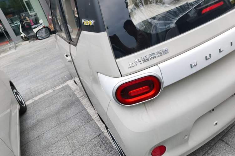 Used Wuling Hongguang MINIEV 2024 3rd Generation 215km Youth Edition Rear Left 45 Deg