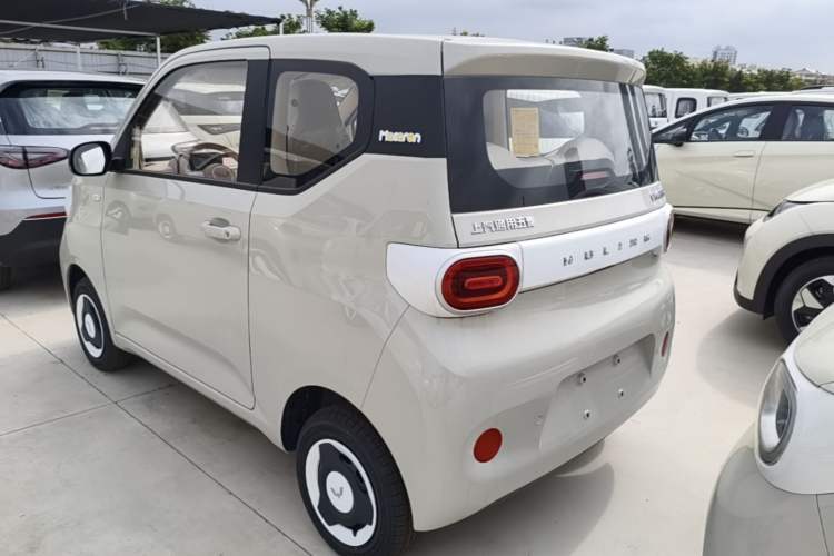 Used Wuling Hongguang MINIEV 2024 3rd Generation 215km Youth Edition Rear Left 45 Deg