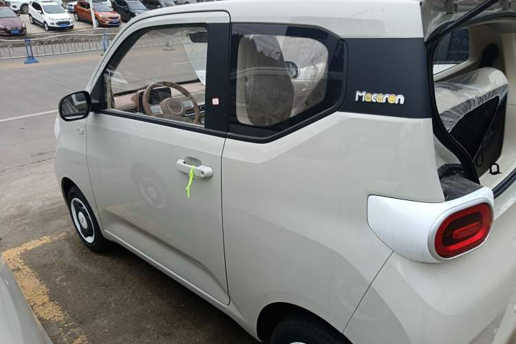 Used Wuling Hongguang MINIEV 2024 3rd Generation 215km Youth Edition Rear Left 45 Deg