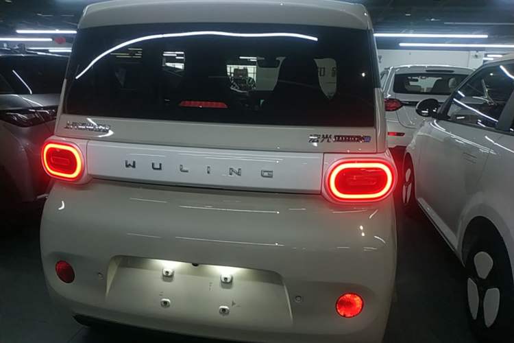 Used Wuling Hongguang MINIEV 2024 3rd Generation 215km Youth Edition Rear