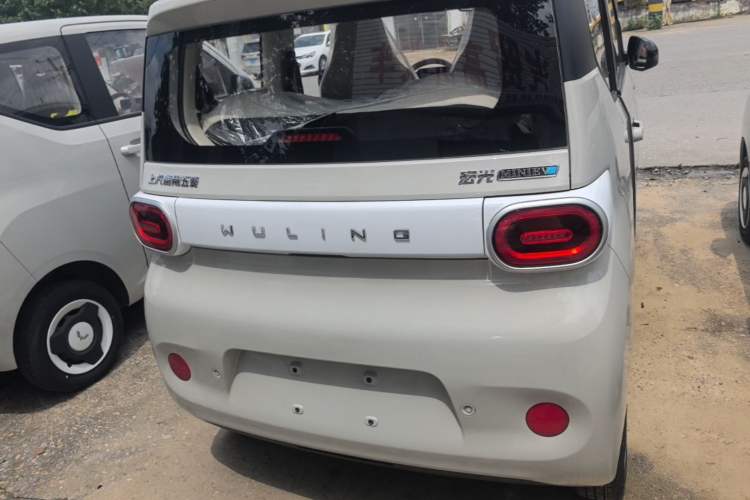 Used Wuling Hongguang MINIEV 2024 3rd Generation 215km Youth Edition Rear