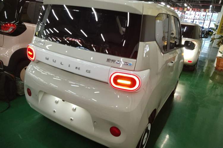 Used Wuling Hongguang MINIEV 2024 3rd Generation 215km Youth Edition Rear Right 45 Deg