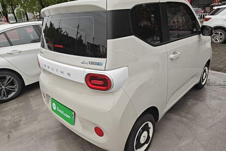 Used Wuling Hongguang MINIEV 2024 3rd Generation 215km Youth Edition Rear Right 45 Deg