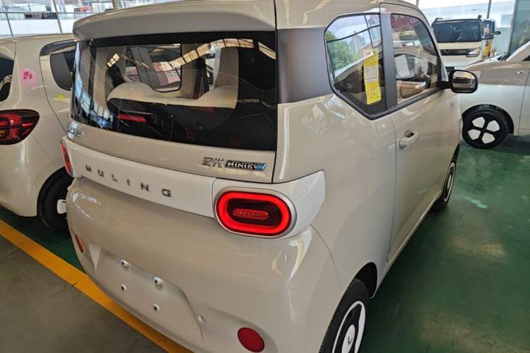 Used Wuling Hongguang MINIEV 2024 3rd Generation 215km Youth Edition Rear Right 45 Deg
