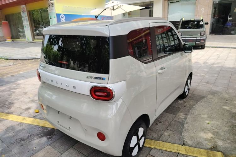 Used Wuling Hongguang MINIEV 2024 3rd Generation 215km Advanced Version Rear Right 45 Deg