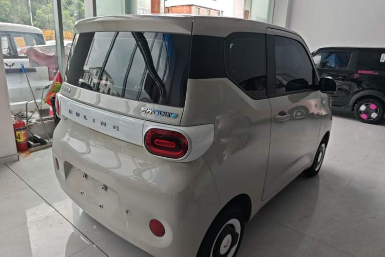 Used Wuling Hongguang MINIEV 2024 3rd Generation 215km Youth Edition Rear Right 45 Deg