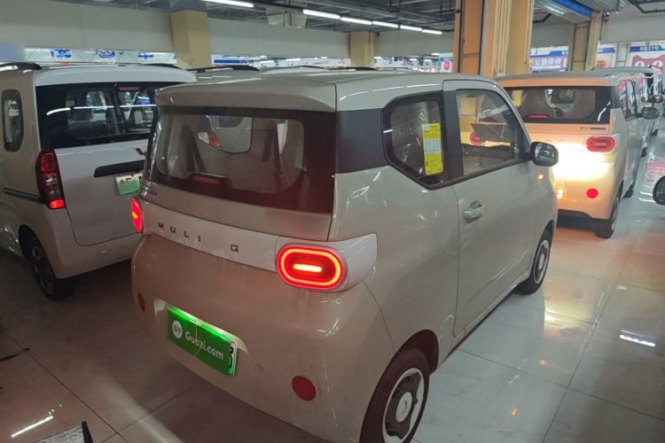 Used Wuling Hongguang MINIEV 2024 3rd Generation 215km Youth Edition Rear Right 45 Deg