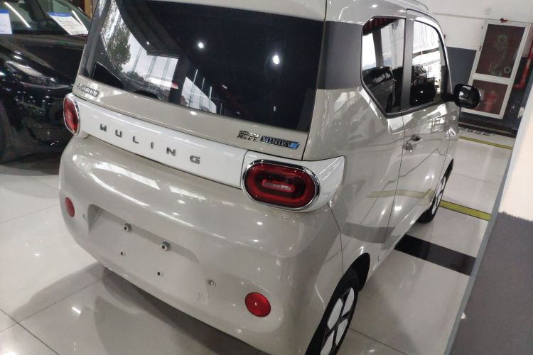Used Wuling Hongguang MINIEV 2024 3rd Generation 215km Advanced Version Rear Right 45 Deg