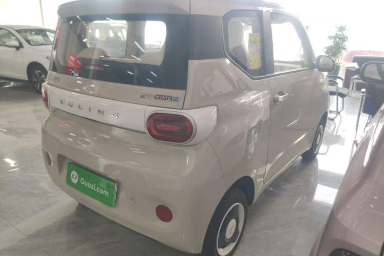 Used Wuling Hongguang MINIEV 2024 3rd Generation 215km Youth Edition Rear Right 45 Deg