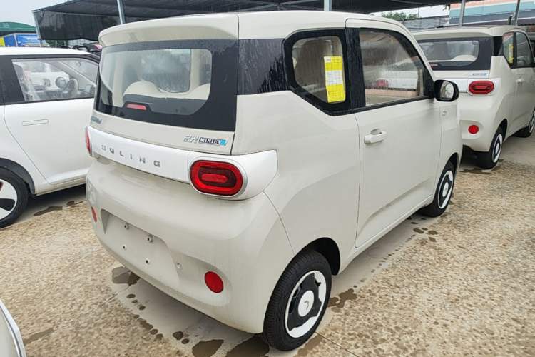 Used Wuling Hongguang MINIEV 2024 3rd Generation 215km Youth Edition Rear Right 45 Deg