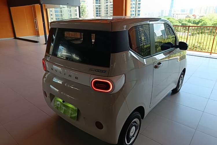 Used Wuling Hongguang MINIEV 2024 3rd Generation 215km Youth Edition Rear Right 45 Deg