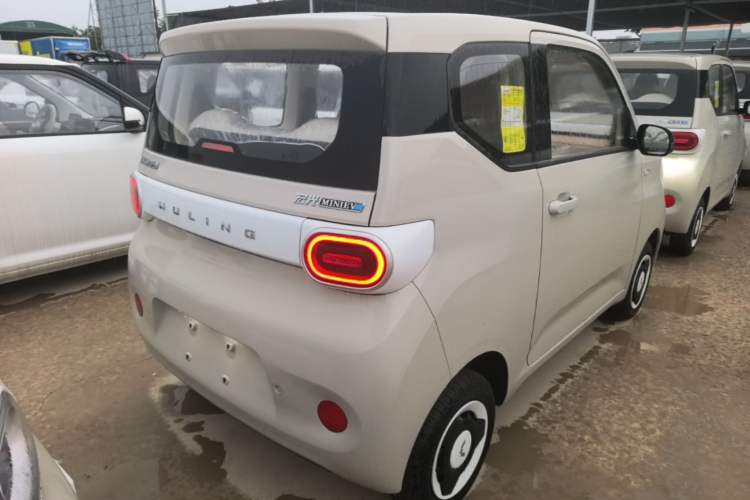 Used Wuling Hongguang MINIEV 2024 3rd Generation 215km Youth Edition Rear Right 45 Deg