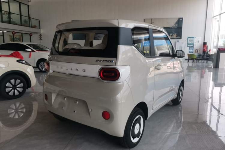 Used Wuling Hongguang MINIEV 2024 3rd Generation 215km Youth Edition Rear Right 45 Deg