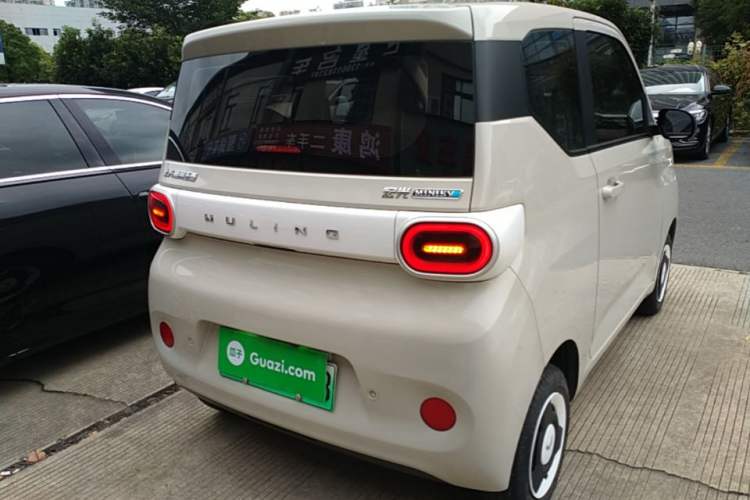 Used Wuling Hongguang MINIEV 2024 3rd Generation 215km Youth Edition Rear Right 45 Deg