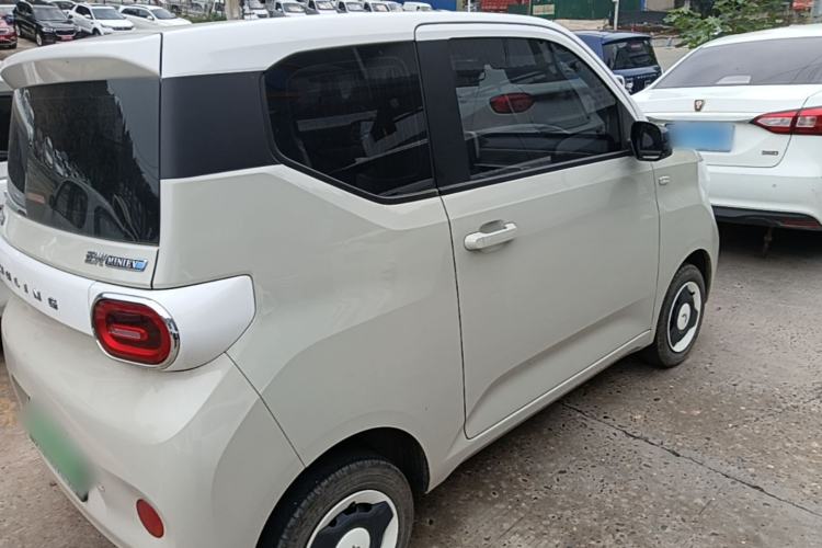 Used Wuling Hongguang MINIEV 2024 3rd Generation 120 km Rear Right 45 Deg
