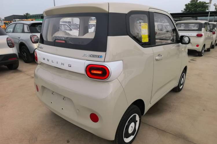 Used Wuling Hongguang MINIEV 2024 3rd Generation 215km Youth Edition Rear Right 45 Deg