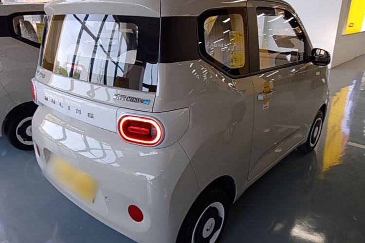 Used Wuling Hongguang MINIEV 2024 3rd Generation 215km Youth Edition Rear Right 45 Deg