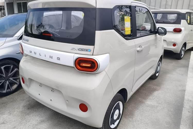 Used Wuling Hongguang MINIEV 2024 3rd Generation 215km Youth Edition Rear Right 45 Deg