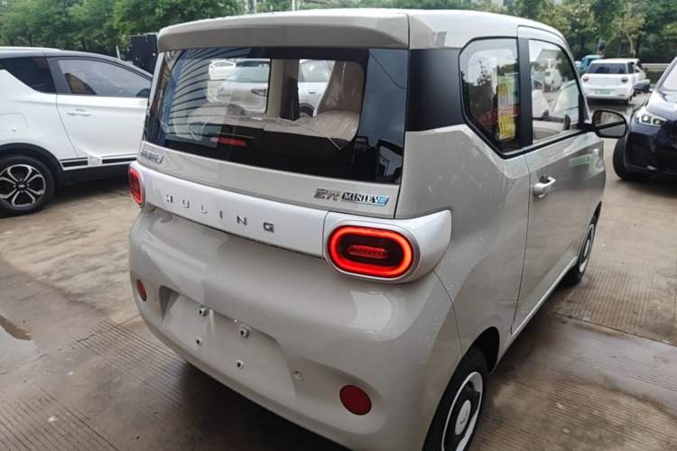 Used Wuling Hongguang MINIEV 2024 3rd Generation 215km Youth Edition Rear Right 45 Deg
