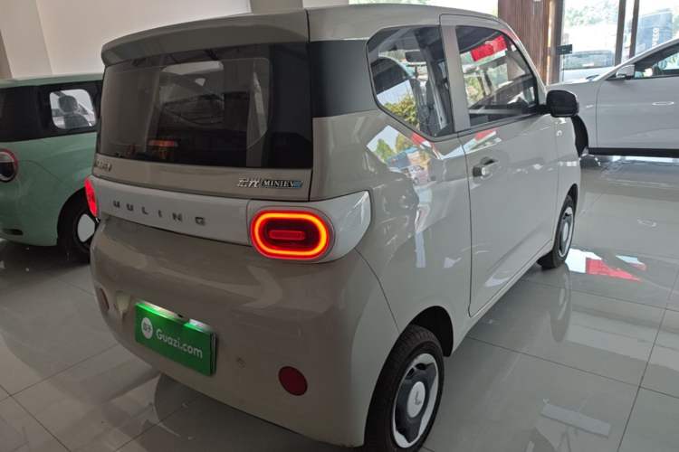 Used Wuling Hongguang MINIEV 2024 3rd Generation 215km Youth Edition Rear Right 45 Deg