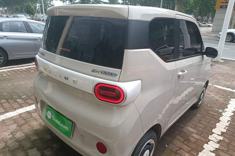 Used Wuling Hongguang MINIEV 2024 3rd Generation 215km Youth Edition Rear Right 45 Deg