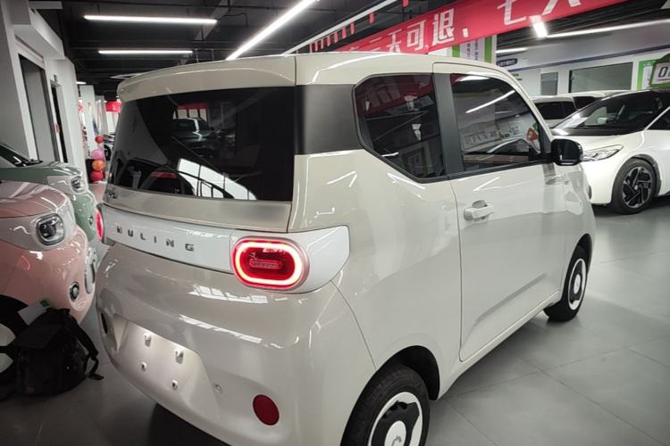 Used Wuling Hongguang MINIEV 2024 3rd Generation 215km Youth Edition Rear Right 45 Deg