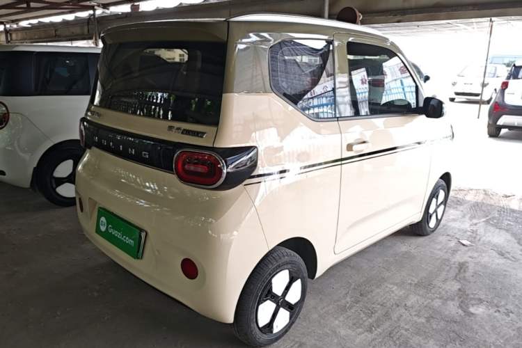 Used Wuling Hongguang MINIEV 2024 3rd Generation 215km Advanced Version Rear Right 45 Deg