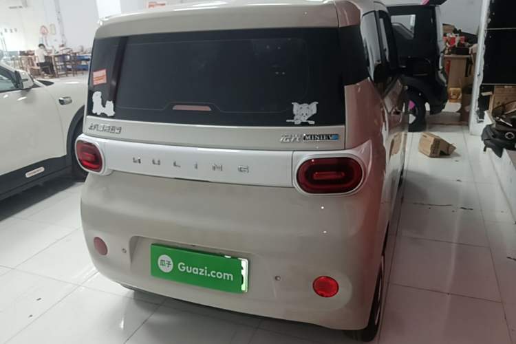 Used Wuling Hongguang MINIEV 2024 3rd Generation 215km Youth Edition Rear Right 45 Deg