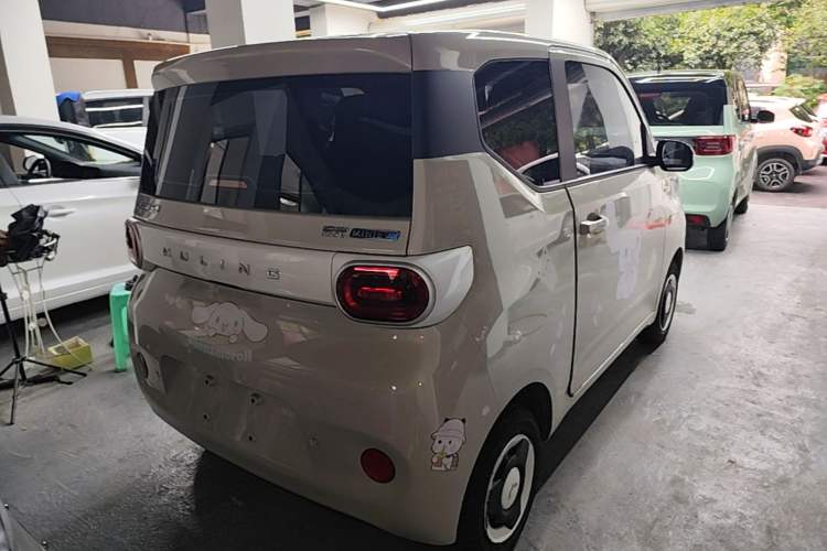 Used Wuling Hongguang MINIEV 2024 3rd Generation 215km Youth Edition Rear Right 45 Deg