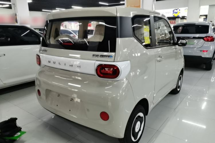 Used Wuling Hongguang MINIEV 2024 3rd Generation 215km Youth Edition Rear Right 45 Deg