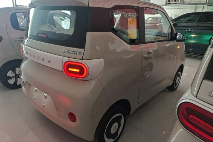 Used Wuling Hongguang MINIEV 2024 3rd Generation 215km Youth Edition Rear Right 45 Deg