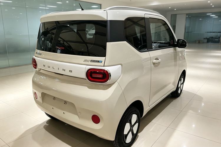 Used Wuling Hongguang MINIEV 2024 3rd Generation 215km Advanced Version Rear Right 45 Deg