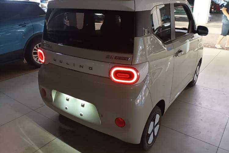 Used Wuling Hongguang MINIEV 2024 3rd Generation 215km Advanced Version Rear Right 45 Deg