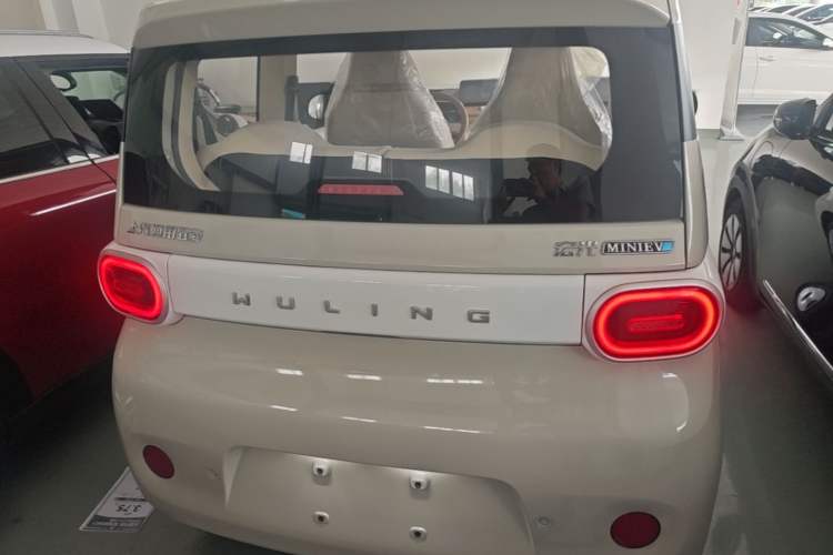 Used Wuling Hongguang MINIEV 2024 3rd Generation 215km Youth Edition Rear