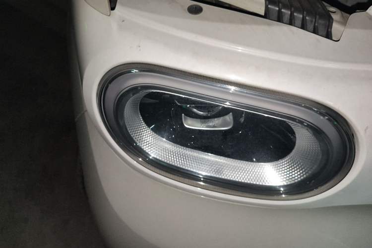 Used Wuling Hongguang MINIEV 2024 3rd Generation 215km Advanced Version Right Front Headlight