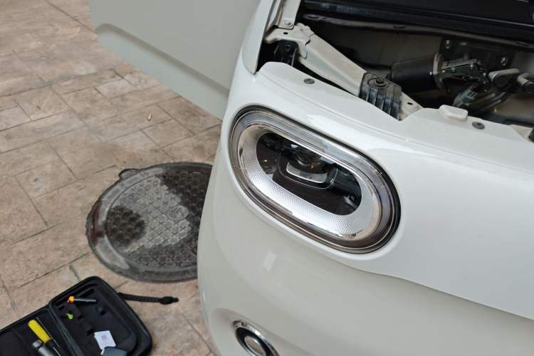 Used Wuling Hongguang MINIEV 2024 3rd Generation 215km Advanced Version Right Front Headlight