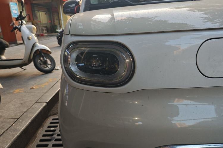 Used Wuling Hongguang MINIEV 2024 3rd Generation 215km Advanced Version Right Front Headlight