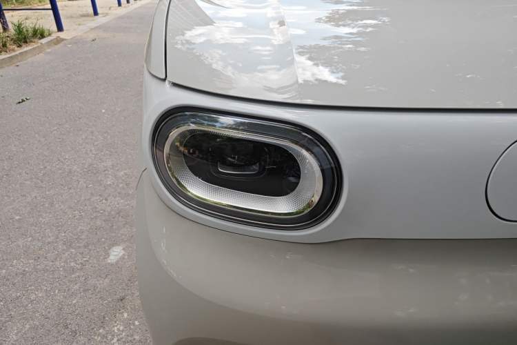 Used Wuling Hongguang MINIEV 2024 3rd Generation 215km Youth Edition Right Front Headlight