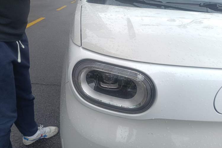 Used Wuling Hongguang MINIEV 2024 3rd Generation 215km Advanced Version Right Front Headlight