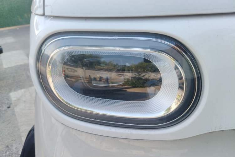 Used Wuling Hongguang MINIEV 2024 3rd Generation 215km Advanced Version Right Front Headlight
