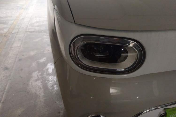 Used Wuling Hongguang MINIEV 2024 3rd Generation 215km Advanced Version Right Front Headlight