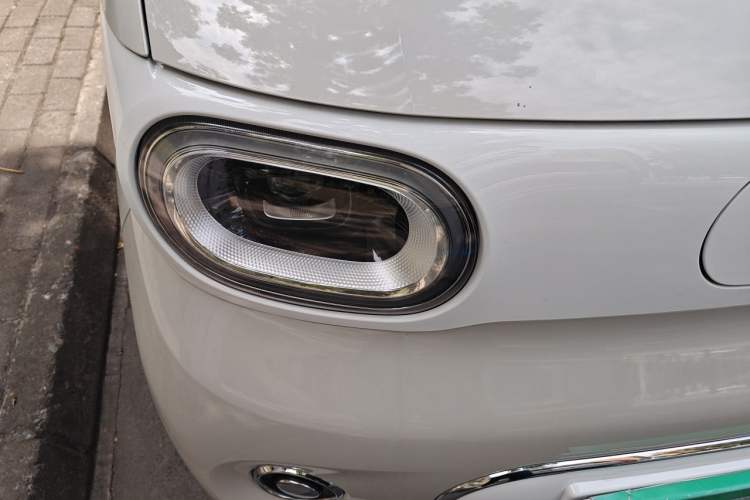 Used Wuling Hongguang MINIEV 2024 3rd Generation 215km Advanced Version Right Front Headlight