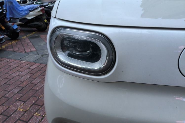 Used Wuling Hongguang MINIEV 2024 3rd Generation 215km Advanced Version Right Front Headlight
