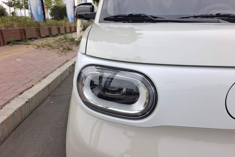 Used Wuling Hongguang MINIEV 2024 3rd Generation 215km Youth Edition Right Front Headlight
