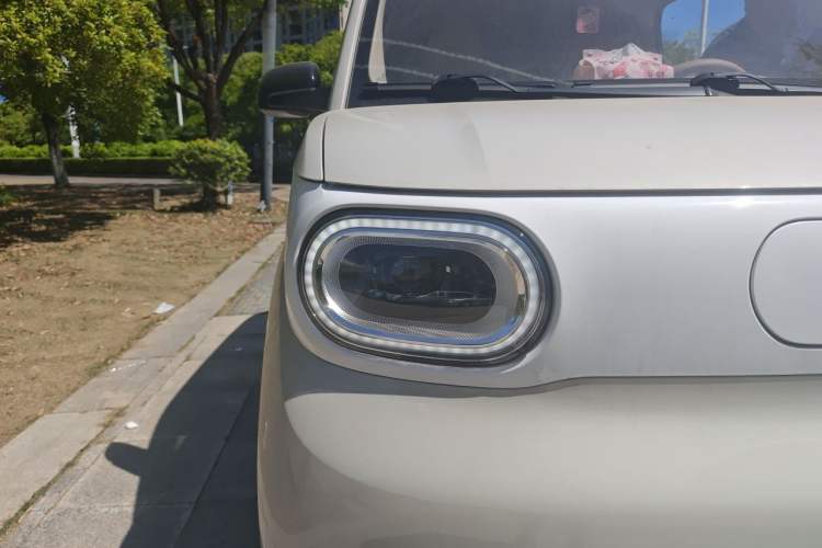 Used Wuling Hongguang MINIEV 2024 3rd Generation 215km Youth Edition Right Front Headlight