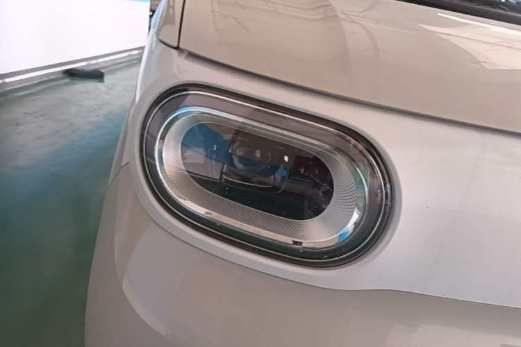 Used Wuling Hongguang MINIEV 2024 3rd Generation 215km Youth Edition Right Front Headlight