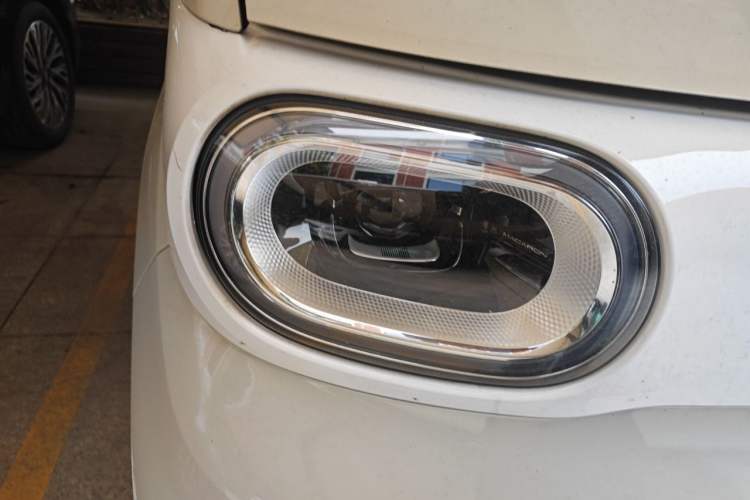 Used Wuling Hongguang MINIEV 2024 3rd Generation 215km Advanced Version Right Front Headlight